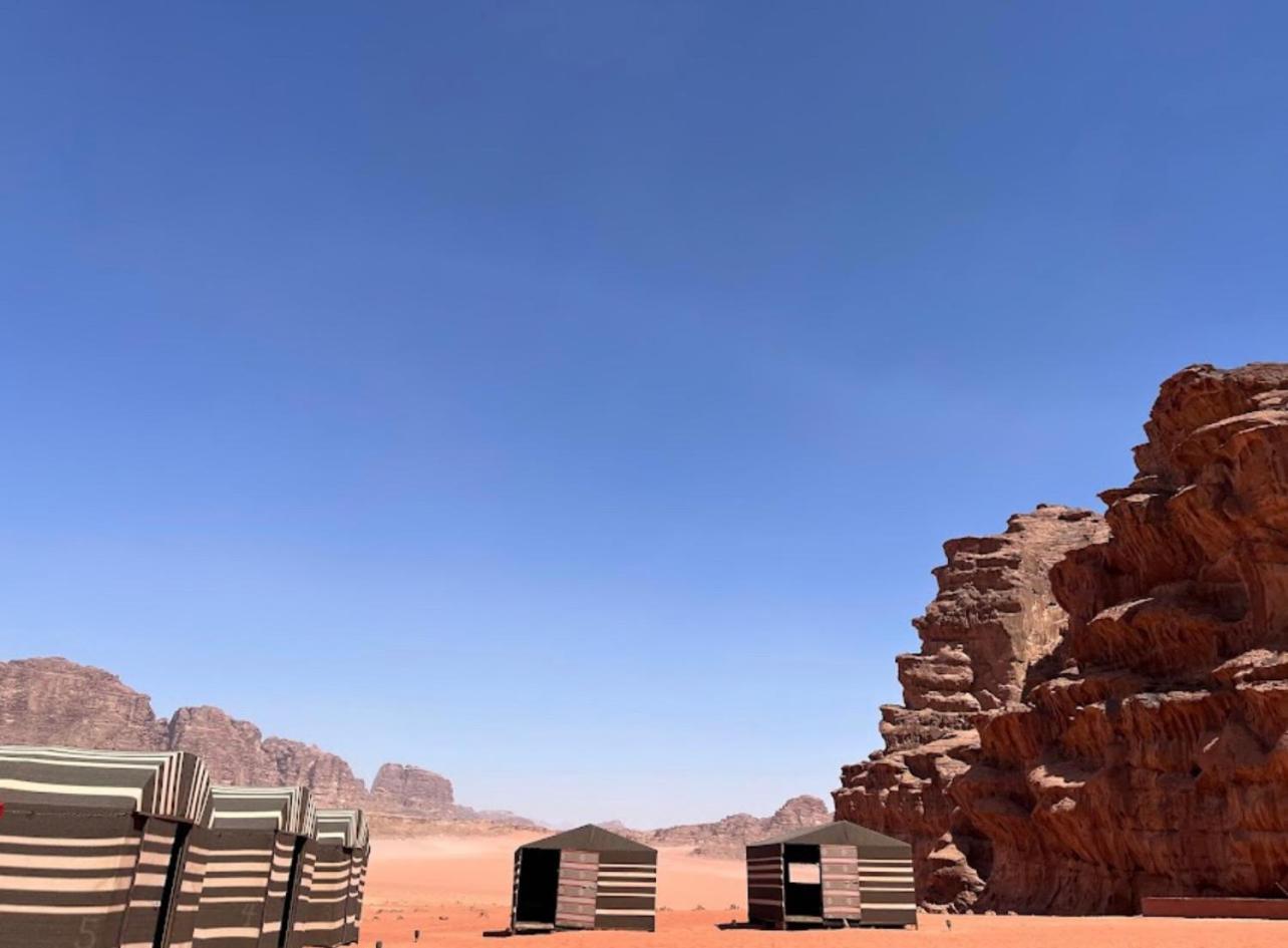 Bedouin Bunch Camp Hotel Wadi Rum Buitenkant foto