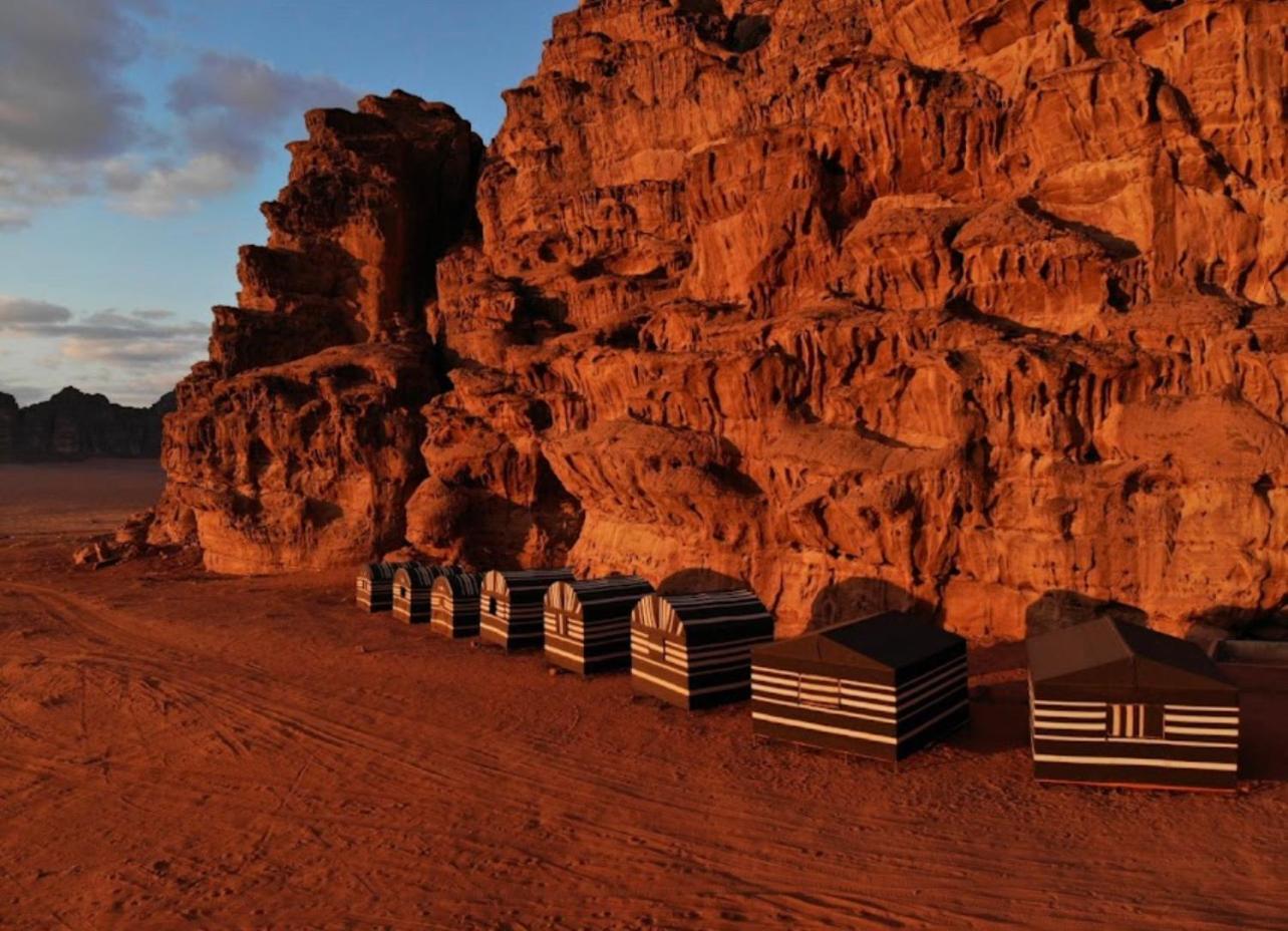 Bedouin Bunch Camp Hotel Wadi Rum Buitenkant foto