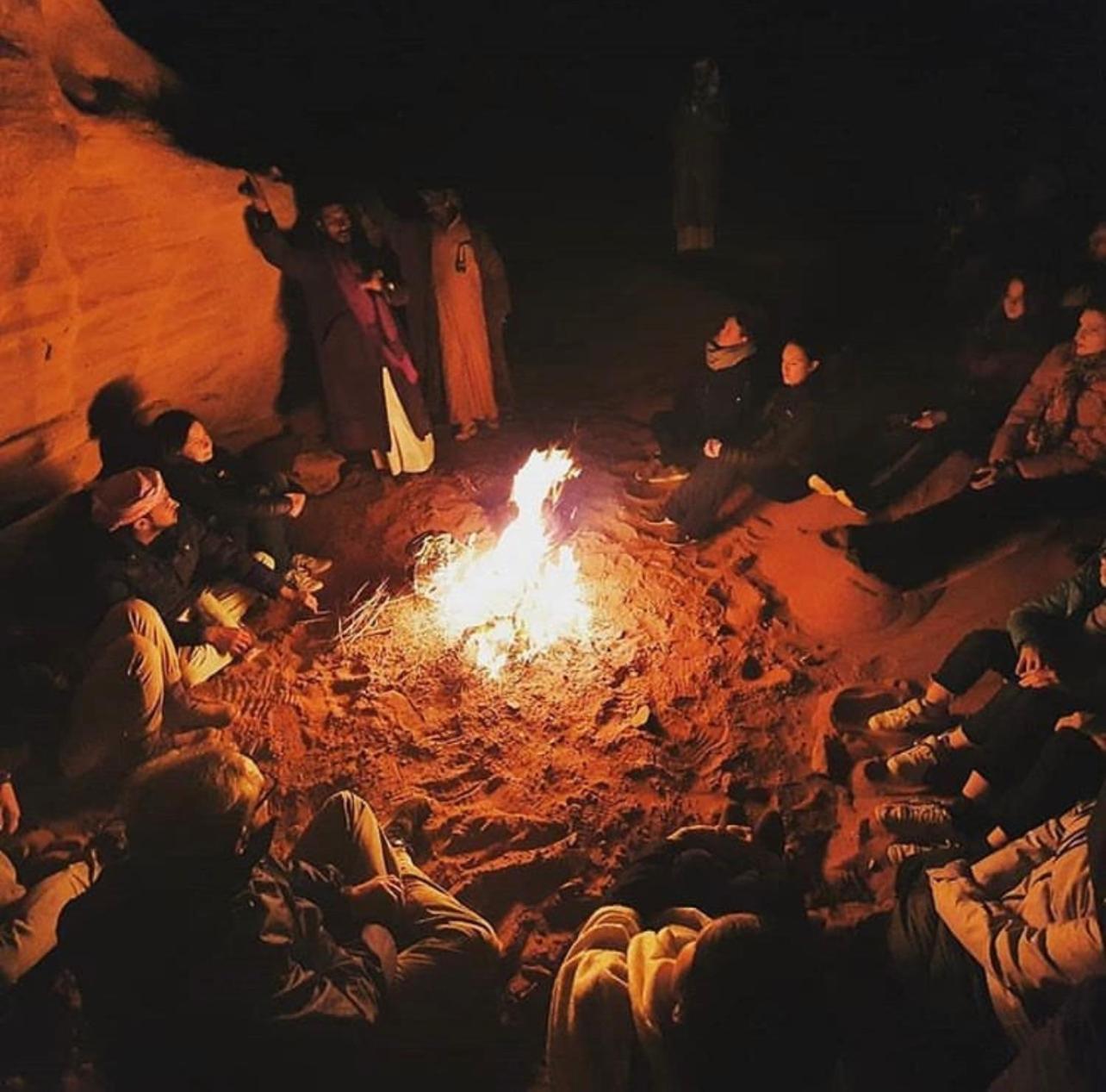 Bedouin Bunch Camp Hotel Wadi Rum Buitenkant foto